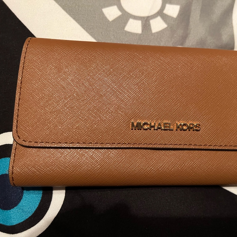 Michael Kors Jet Set 35S8GTVF7L Travel Trifold Wallet, Large